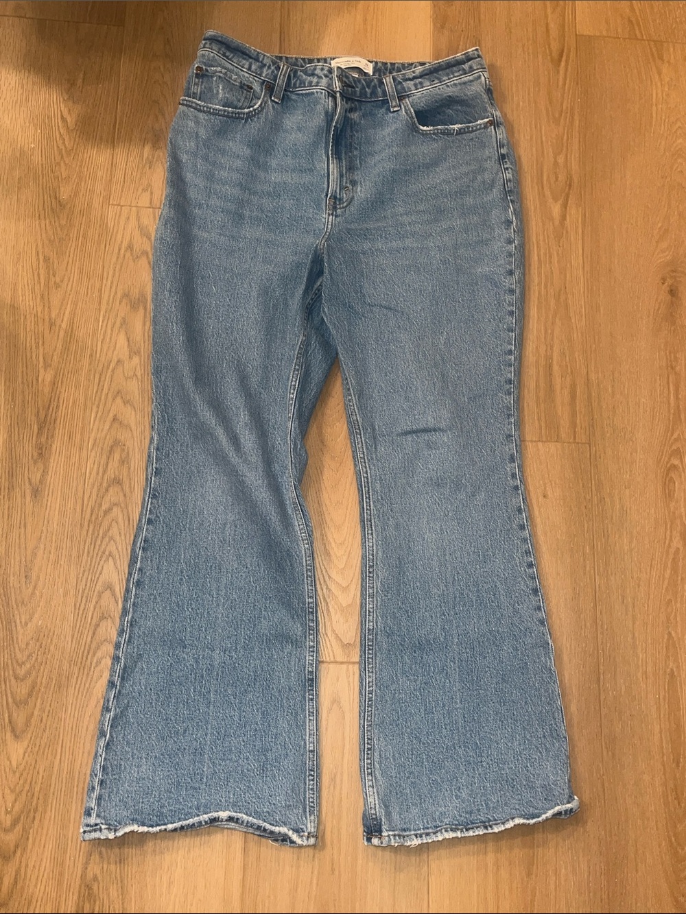 Abercrombie & Fitch The Vintage Flare High Rise Jeans 32 Regular